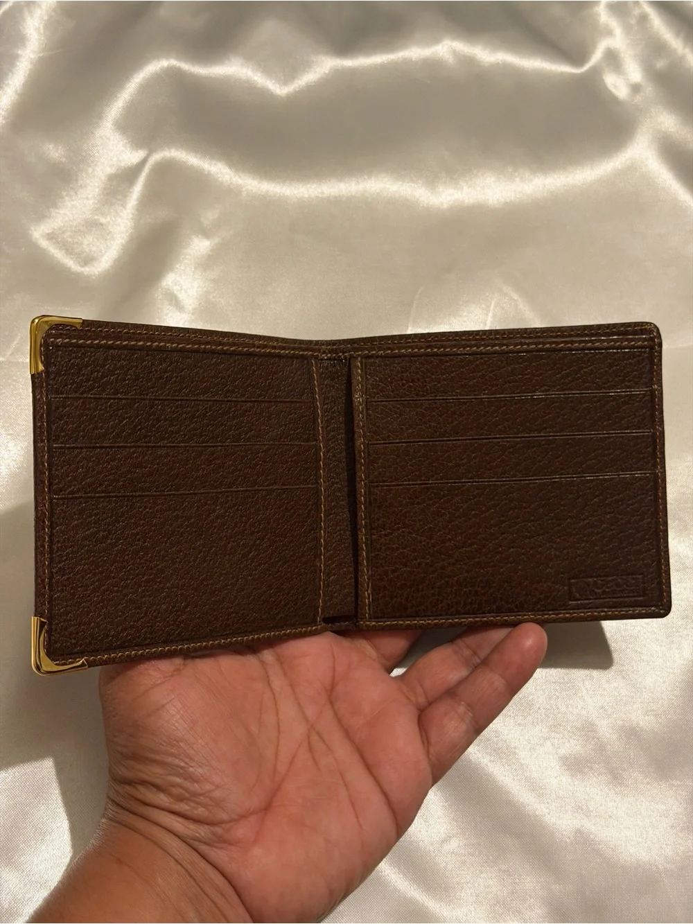 Gucci Slim Brown Leather Men’s Wallet with Gold Corner Accents